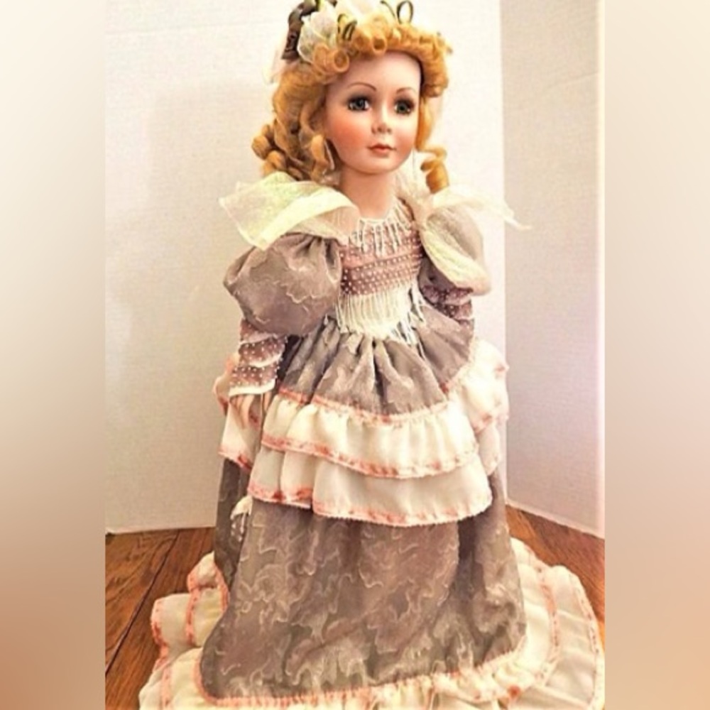 Porcelain Doll William Tung Collection 25" Catherine  Collectible TUSS